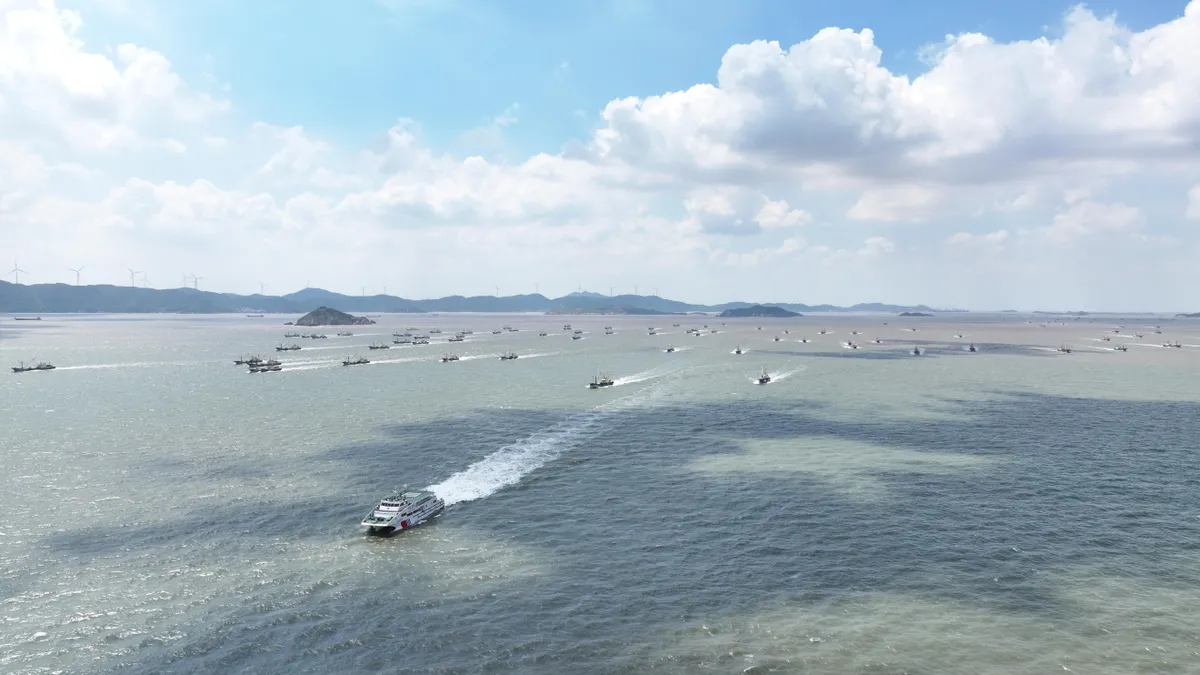 Yangshan Port Maritime Authorities Take Multiple Measures to Ensure the Safe Departure of Thousands of Fishing Vessels