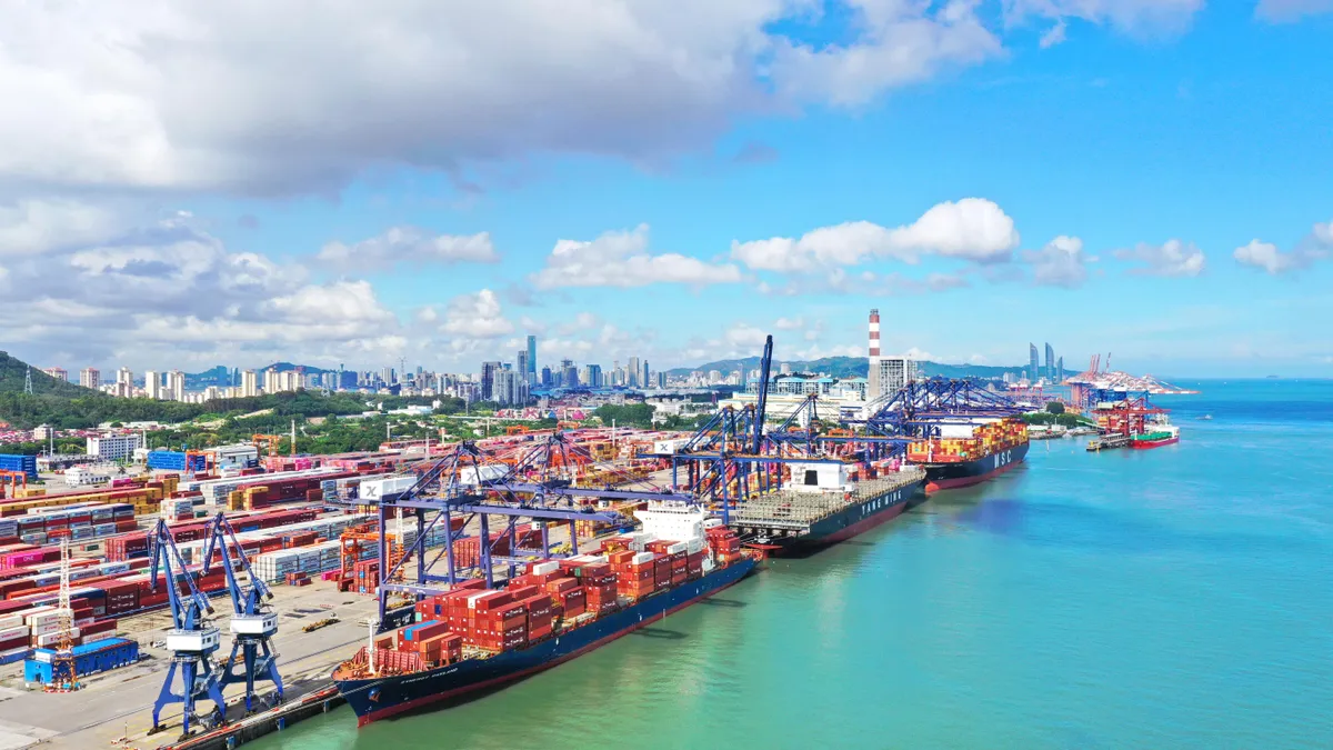 Port prosperity expands across Fujian, creating a new development blueprint through deep integration of ports, industries, and cities.