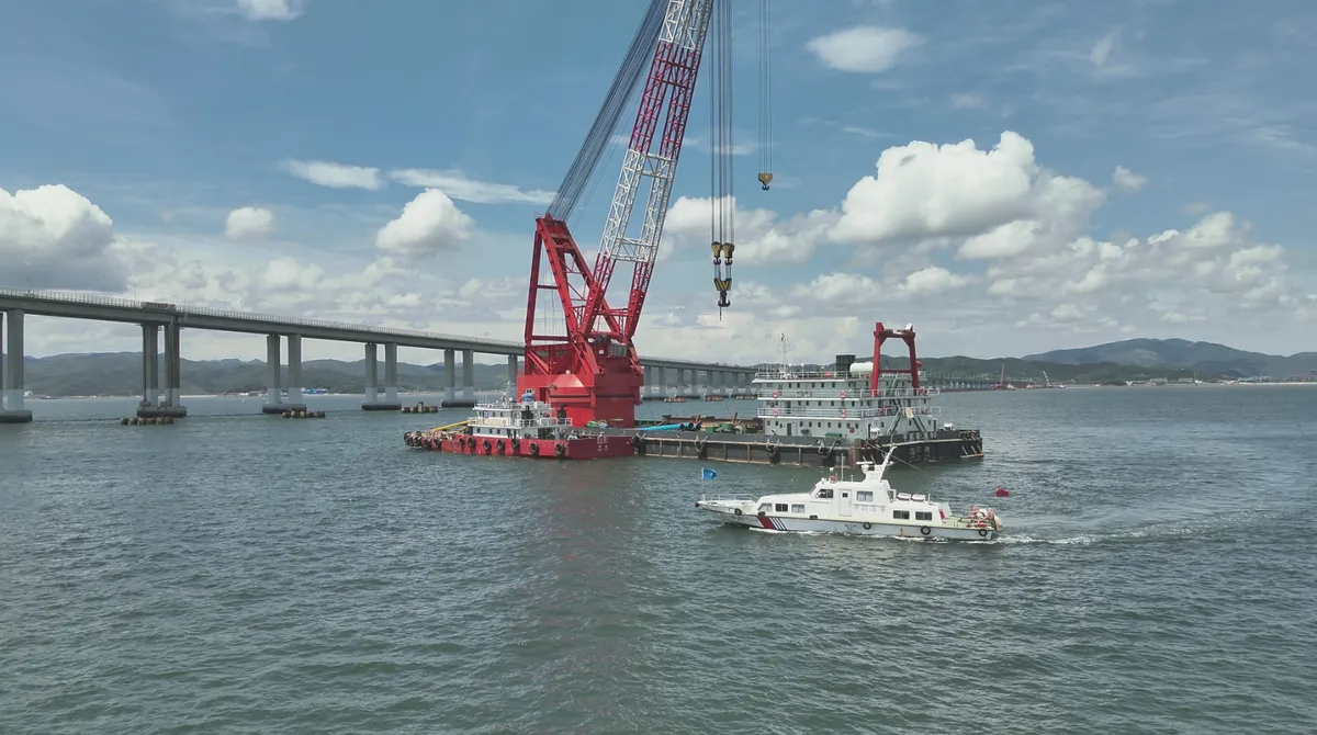 看海列车背后的&ldquo;海事蓝&rdquo;  
Поезд для наблюдения за морем и его "морской синий".